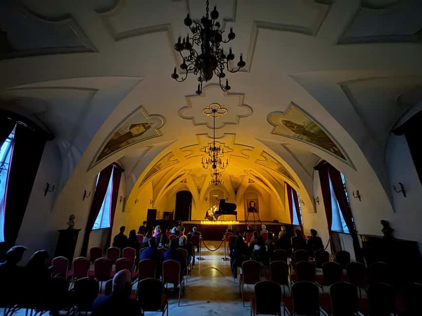 Krakow: Frédéric Chopin Classical Music Candlelight Concert - The first half: familiar Chopin with room to listen