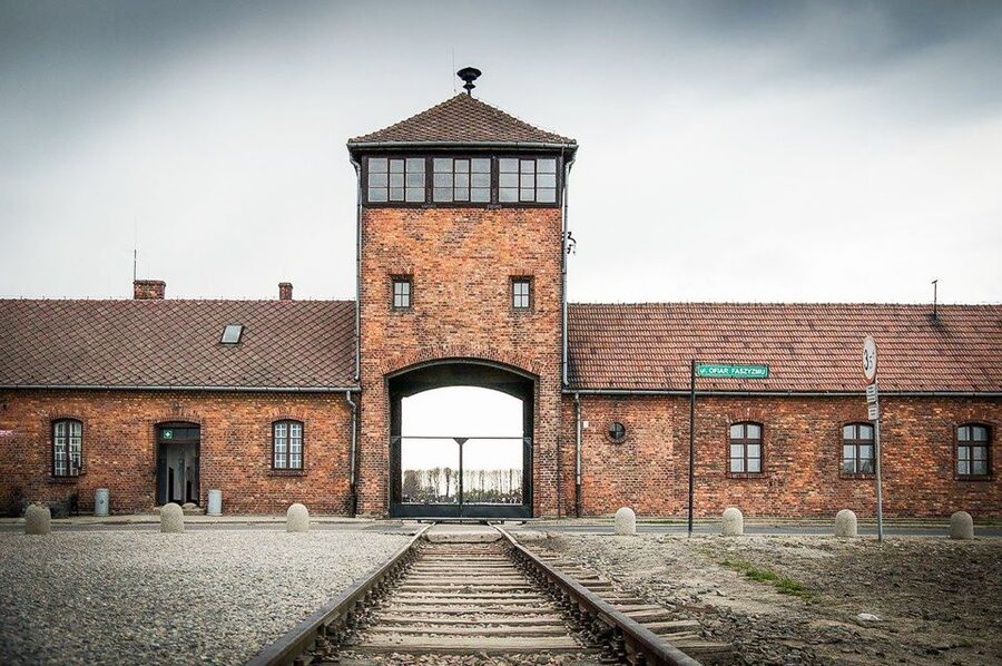 Krakow: Full-Day Auschwitz-Birkenau & Salt Mine Guided Tour - Should you book this full-day combination?