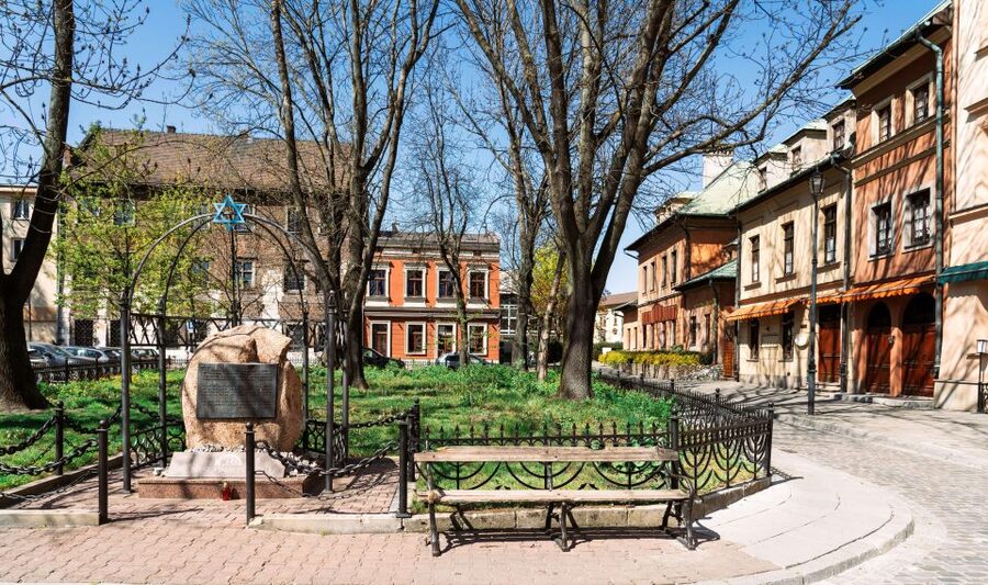 Krakow: Full Tour Regular 1.5h guided city tour by E-Cart - Key points to know before booking