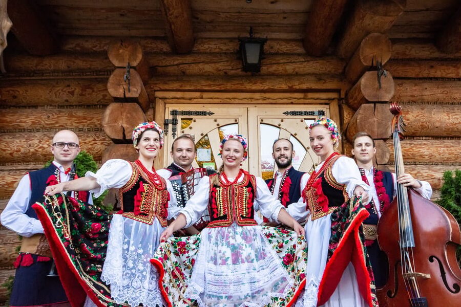 Krakow: Full Traditional Polish Dinner & Folk Show - FAQ
