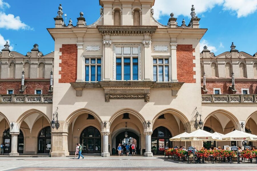 Krakow: Guided E-Scooter City Tour with Food Tastings - Old Town sights in a quick succession
