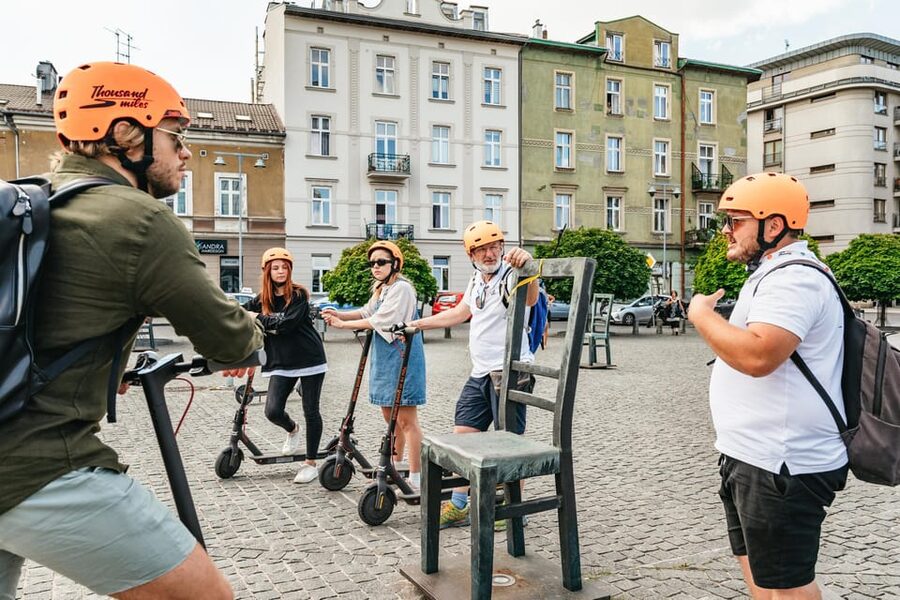 Krakow: Guided E-Scooter City Tour with Food Tastings - What the guides add