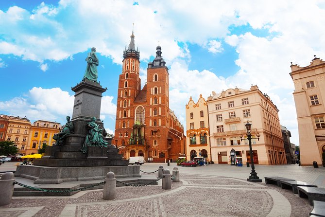 Krakow: Guided Sightseeing Tour by golf cart/buggy - Why the golf cart works well in Krakow