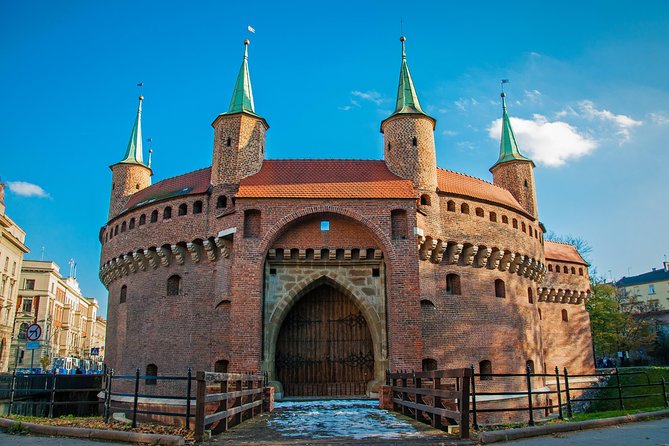 Krakow: Guided Sightseeing Tour by golf cart/buggy - Old Town: Krakow’s compact historic core