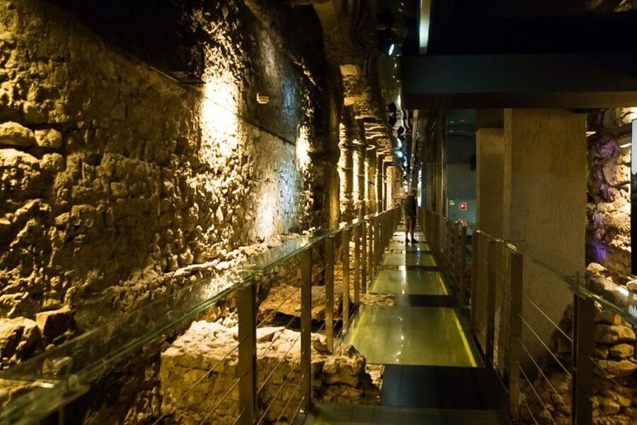 Krakow: Guided Tour of Rynek Underground - Interactive displays make the ruins easier to understand