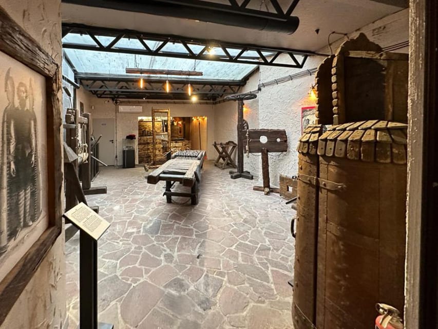 Kraków: Guided Tour of the Torture Museum - From medieval devices to the guillotine