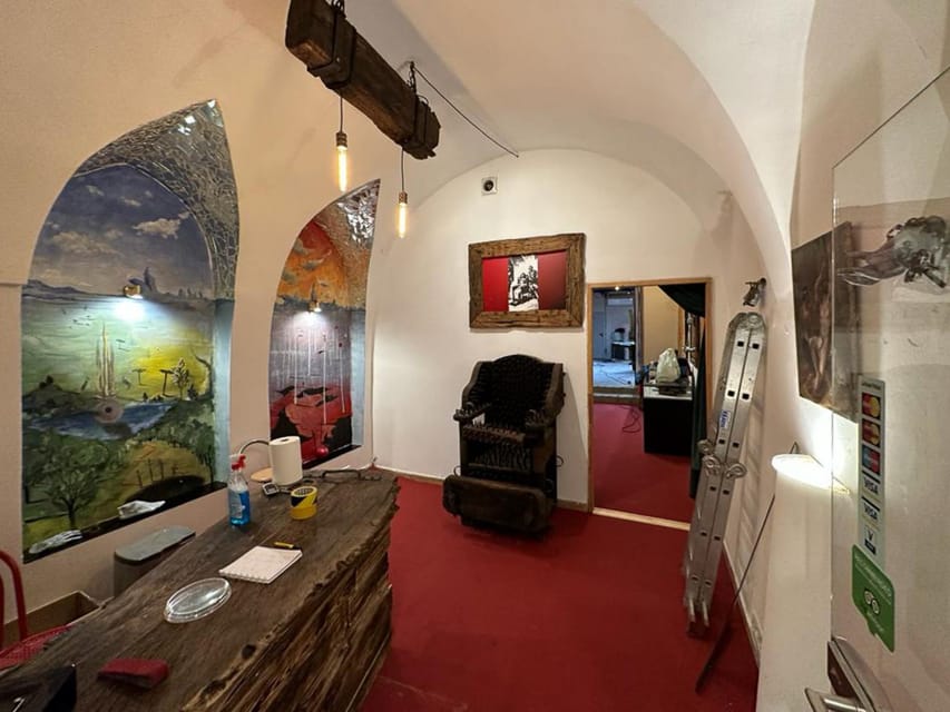Kraków: Guided Tour of the Torture Museum - How the small group changes the visit