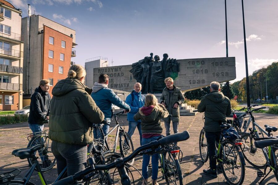 Krakow: Hidden Bike Tour - Schindler’s factory without the standard Old Town route