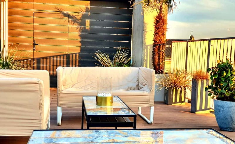 Krakow: Hidden Rooftop Bar Reservation with 1 Cocktail - Who should book this experience