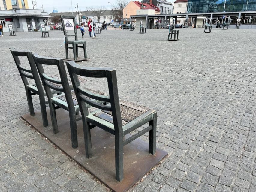 Kraków Holocaust Tour - Starting With the Ghetto Walls