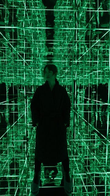 Krakow: House of Attractions Gold Package 2+2 Entry Ticket - Infinity Room turns mirrors into a trick