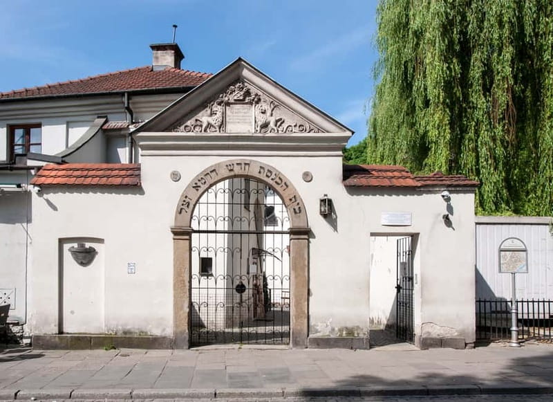 Krakow Jewish District Tour in a Small Group - The short walk toward the former Jewish Ghetto