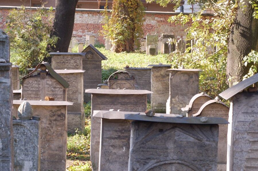 Krakow: Jewish Quarter Guided Walking Tour - What the guides do best