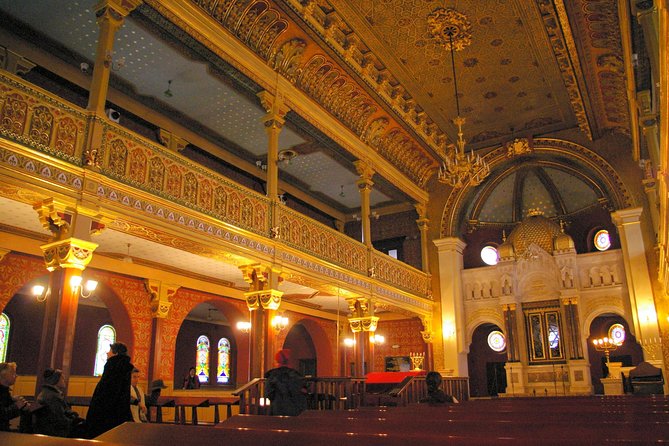 Krakow Kazimierz and Jewish Ghetto Tour with Synagogues - Crossing the Vistula into Podgorze