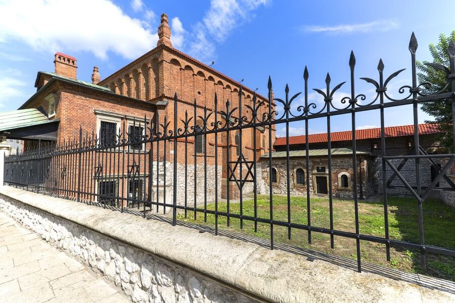 Krakow: Kazimierz Jewish Quarter Walking Tour - Kupa and Tempel Synagogues