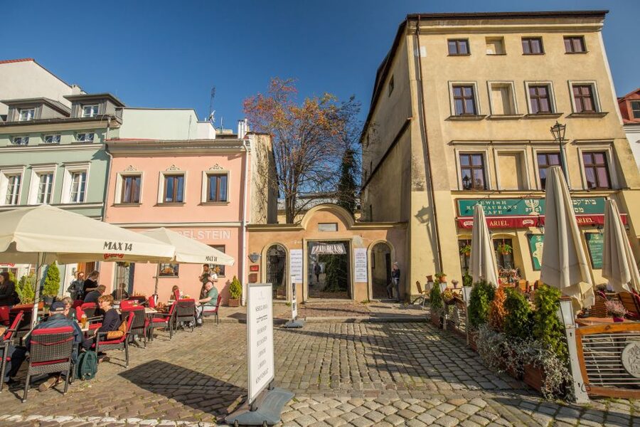 Krakow: Kazimierz Jewish Quarter Walking Tour - Starting beside the Old Synagogue on Szeroka Street