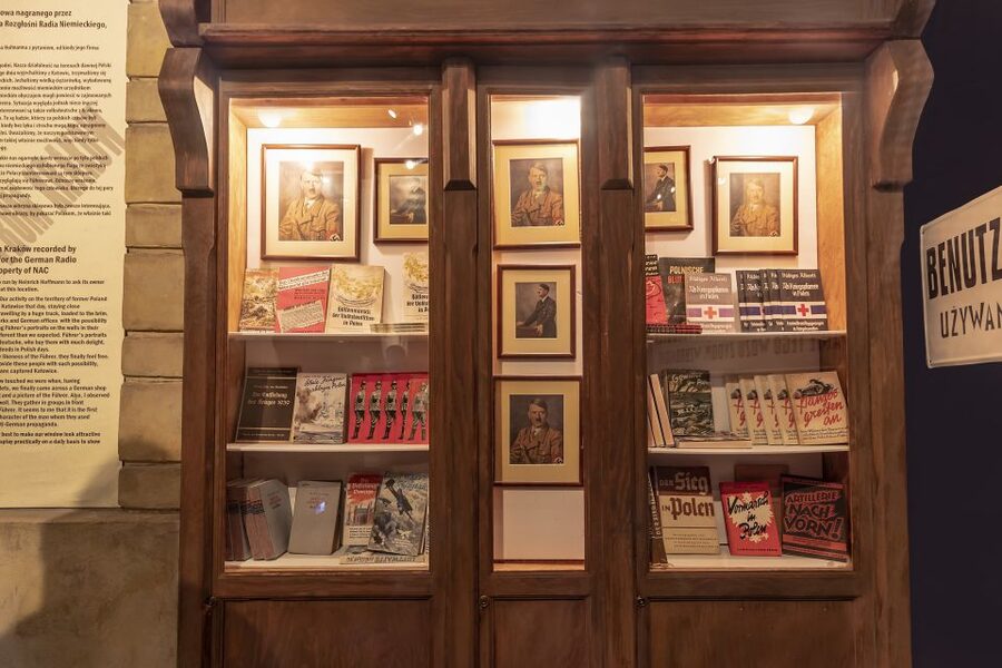 Krakow: Kazimierz, Schindler's Factory, & Ghetto Guided Tour - Kazimierz before the war and under occupation