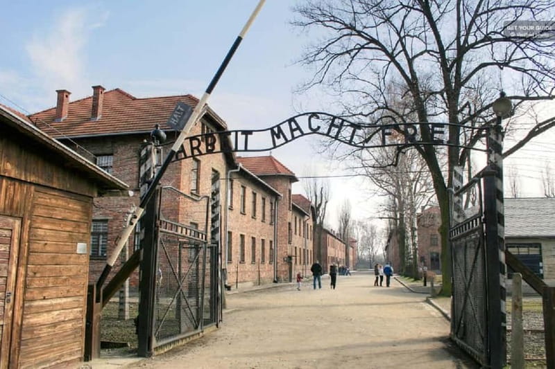 Krakow: Last Minute Auschwitz-Birkenau Guided Tour - The Krakow to Oświęcim drive