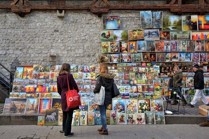 Krakow Morning Walking Tour with Traditional Polish Breakfast - St. Mary’s Basilica and the sound of the trumpet