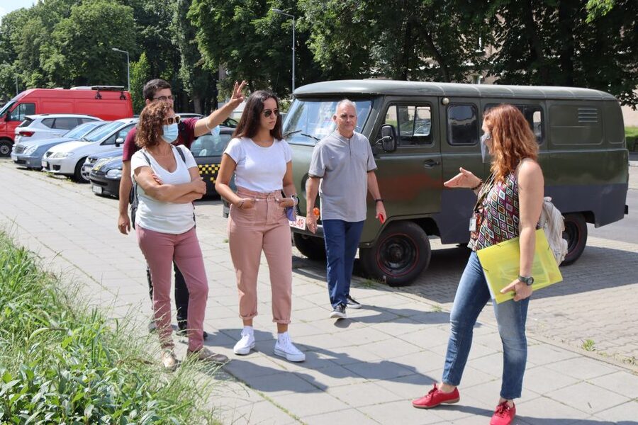 Krakow: Nowa Huta Guided Tour in Vintage Car - Is $75 good value?