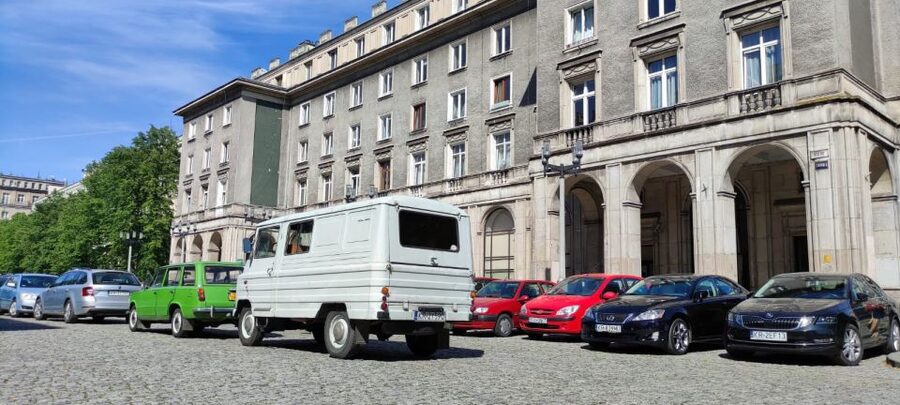 Krakow: Nowa Huta Guided Tour in Vintage Car - Roses Avenue and the missing Lenin