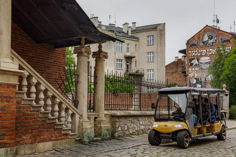 Krakow: Old Town and Wawel Castle Guided Golf Cart Tour - Starting at the Kiss&Ride parking area