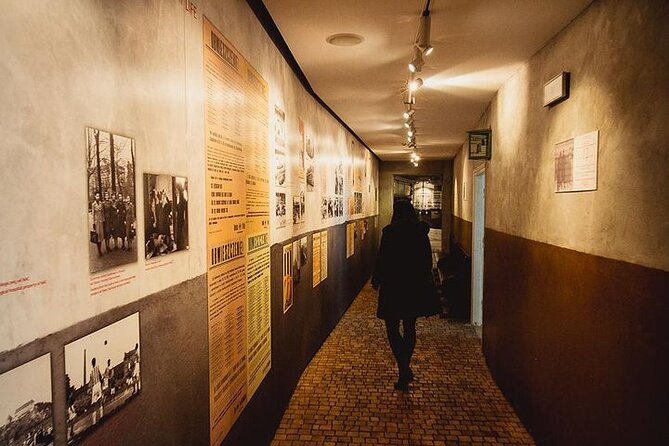 Kraków Oskar Schindler's Enamel Factory Museum skip the line tour - What the 90-minute guided visit covers