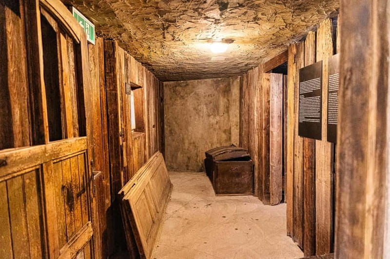 Krakow: Oskar Schindler's Factory Entry Ticket & Guided Tour - Practical details that affect your visit