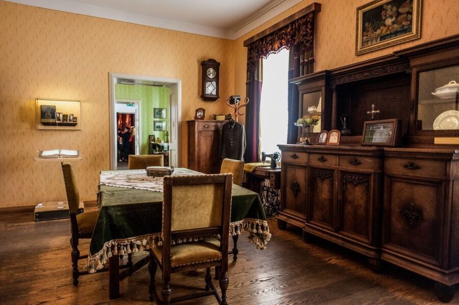 Krakow: Pope John Paul II Guided Tour with Home & Sanctuary - Key points to know before booking