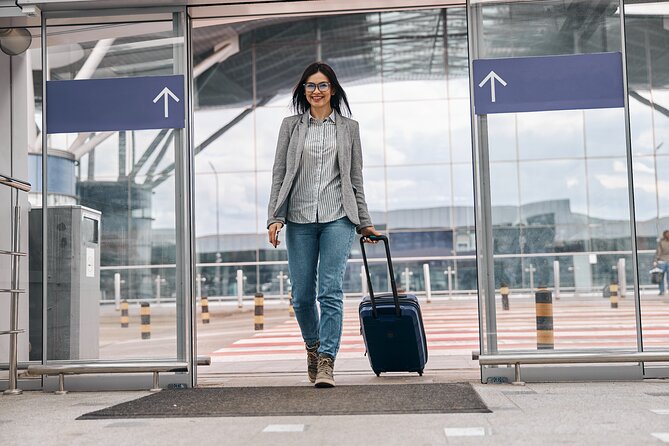 Krakow Private Airport Eco-transfer by Fully Electric car - A calm start at Krakow Airport