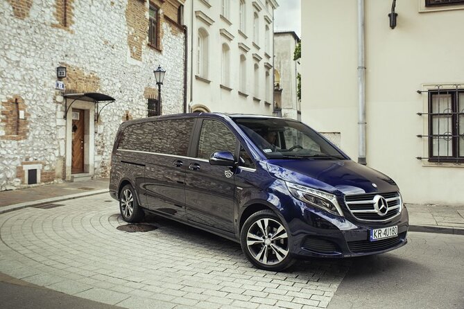 Krakow: Private Airport Transfer - A calm first ride into Krakow