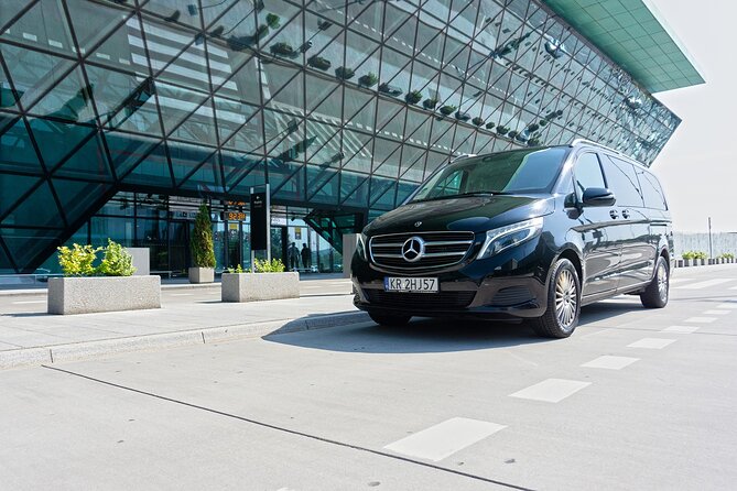 Krakow: Private Airport Transfer - What the vehicle and luggage rules mean