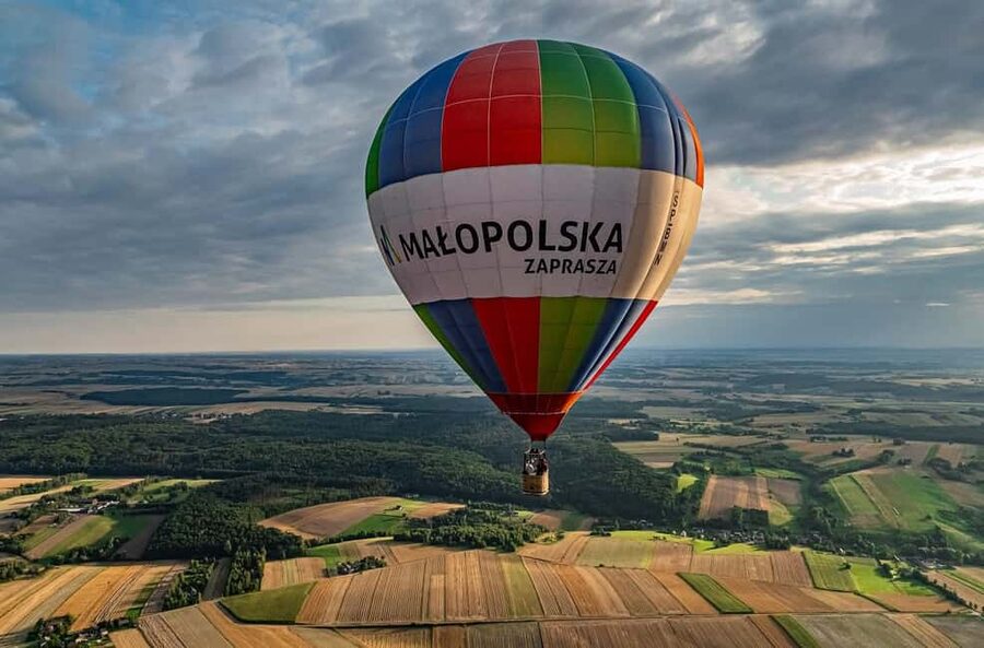 Kraków: Private Hot Air Balloon Flight with Champagne - About an hour above Kraków