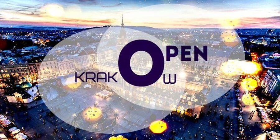 Krakow: Private Sightseeing Tour by Electric Car - Moving into Kazimierz