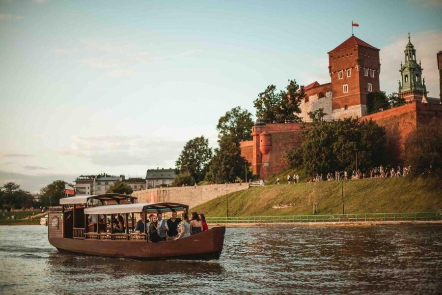 Krakow: Private Traditional Gondola Cruise - Who will enjoy this cruise most