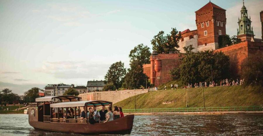 Krakow: Private Traditional Gondola Cruise - The Pauline monastery on the Rock