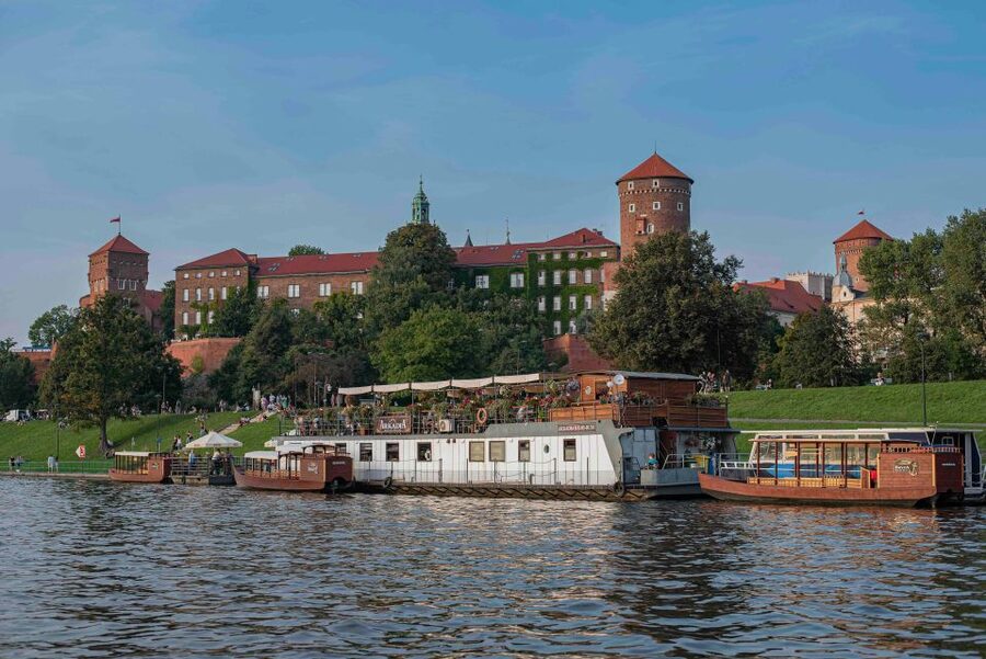Krakow: Private Traditional Gondola Cruise - A private event, date, or family outing