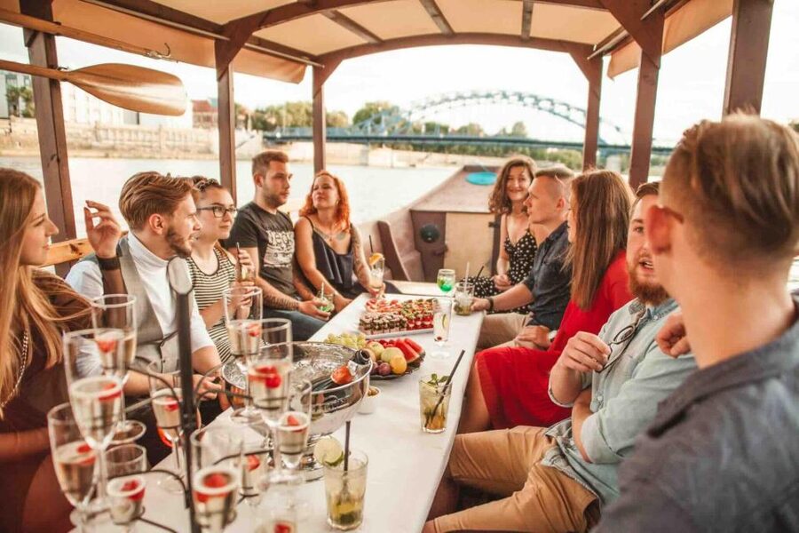 Krakow: Private Traditional Gondola Cruise - When to go and what to bring