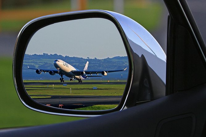 Krakow: Private Transfer to/from Krakow Airport (KRK) - Airport returns before your flight
