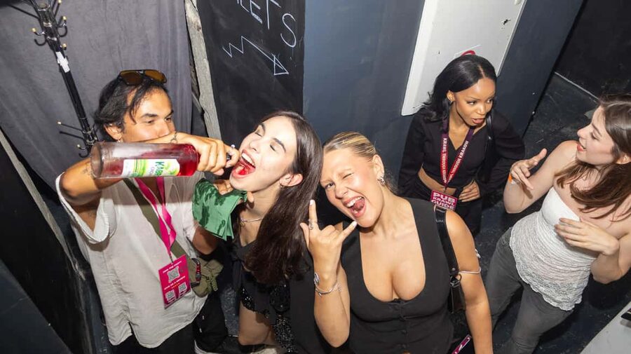 Krakow: Pub Crawl with Shots, Drinks & Skip-the-Line Entry - What the four-hour schedule feels like
