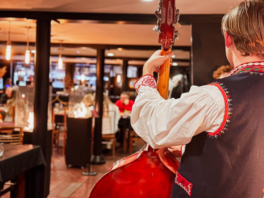 Krakow: Regional Polish Dinner with Vistula River Cruise - Polish music and the question of live entertainment