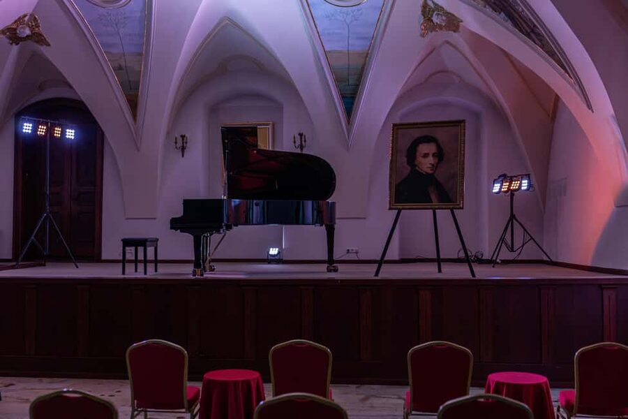 Kraków: Romantic Candlelight Chopin Piano Concert - A candlelit concert inside St. Bernardine’s