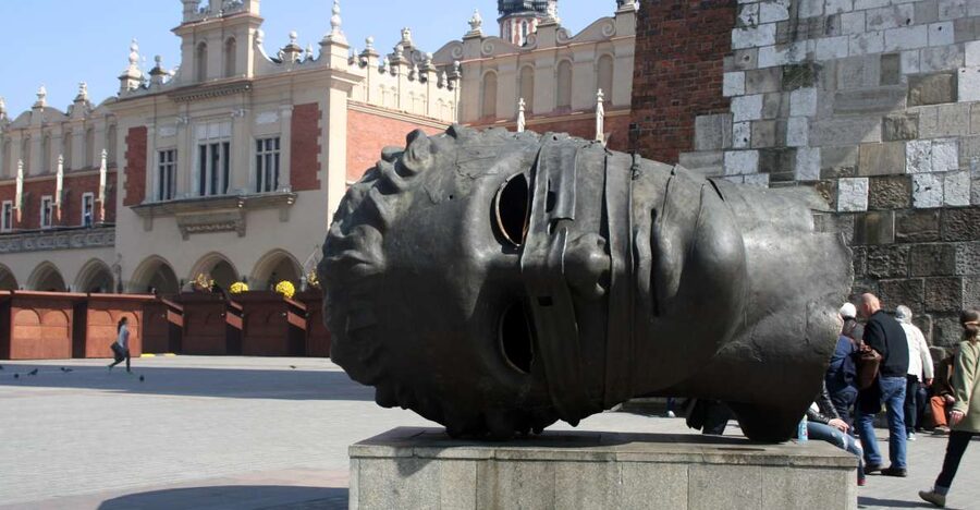 Krakow: Rynek Underground Guided Tour with Skip-the-Line - Holograms, films, and touchscreens