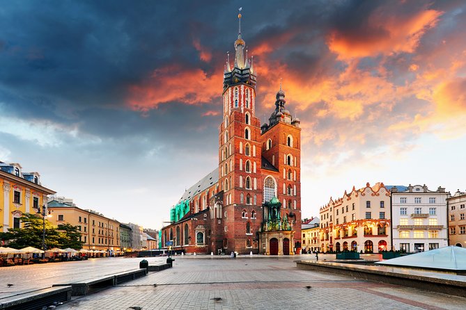Krakow: Rynek Underground Museum Skip-the-line Guided Tour - Multimedia that makes old Krakow easier to picture