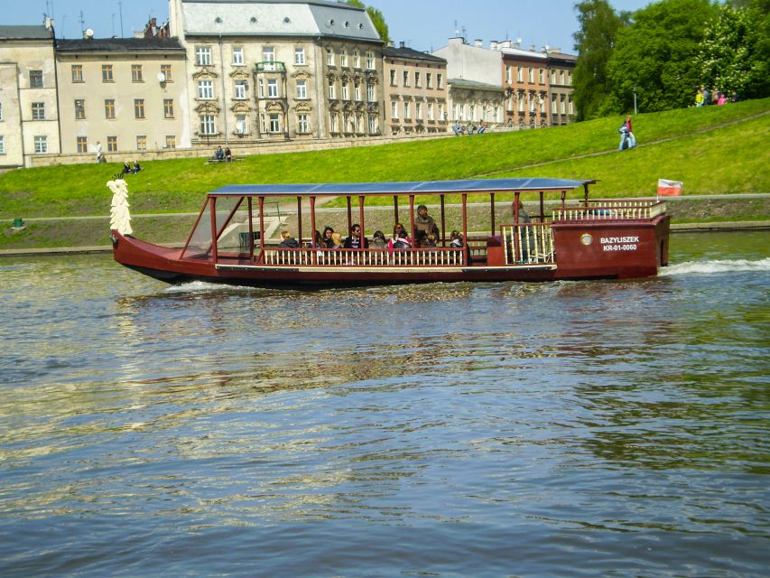 Krakow: Scenic River Cruise - Sailing Toward Salwator and Zwierzyniec Bridge