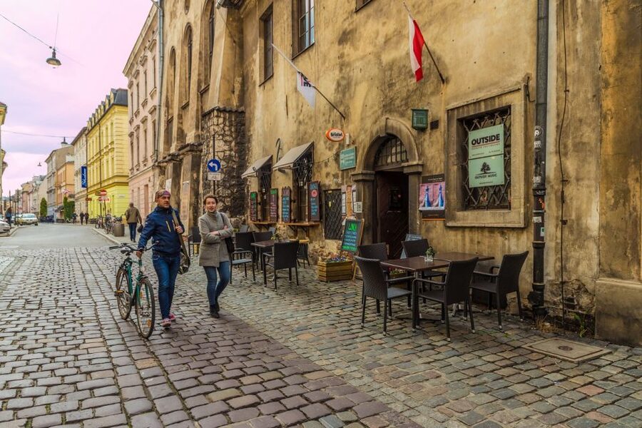 Krakow: Schindler's Factory and Jewish Ghetto Guided Tour - How the guides shape the experience