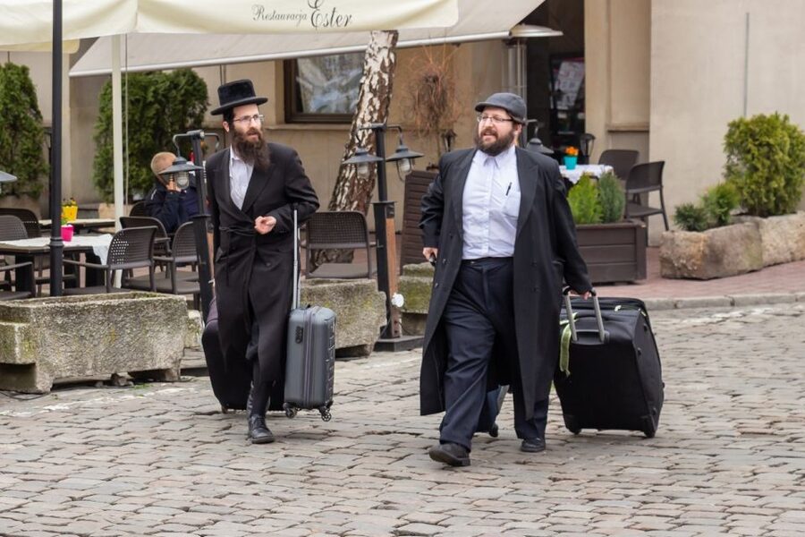 Krakow: Schindler's Factory and Jewish Ghetto Guided Tour - Following Schindler’s story beyond the film