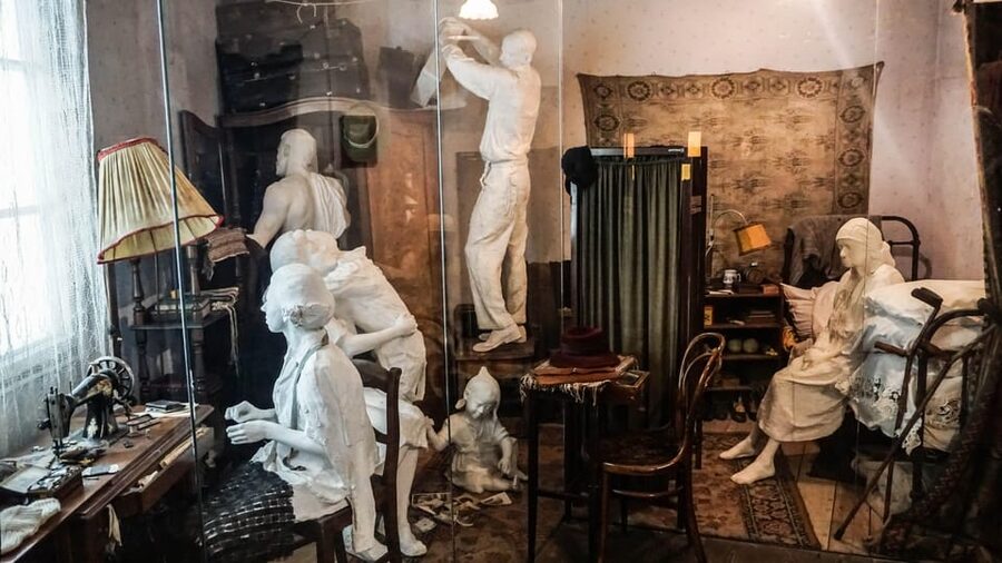 Krakow: Schindler's Factory Entry Ticket (Optional Guide) - What the Optional Guide Adds