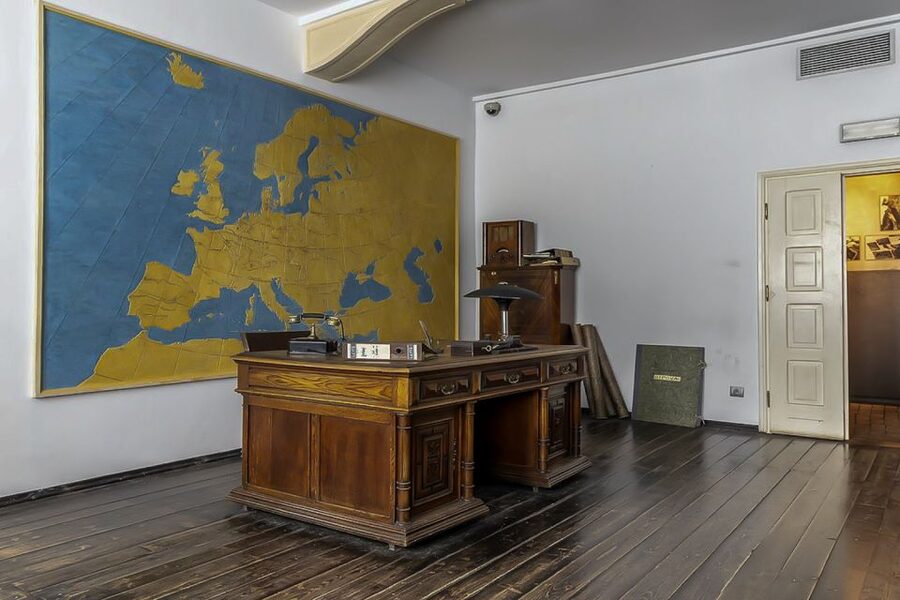 Krakow: Schindler's Factory & Ghetto Guided Tour - Under the Eagle Pharmacy