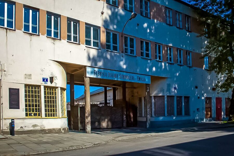 Krakow: Schindler’s Factory Guided Tour with Ticket - Why a guide adds value to this museum